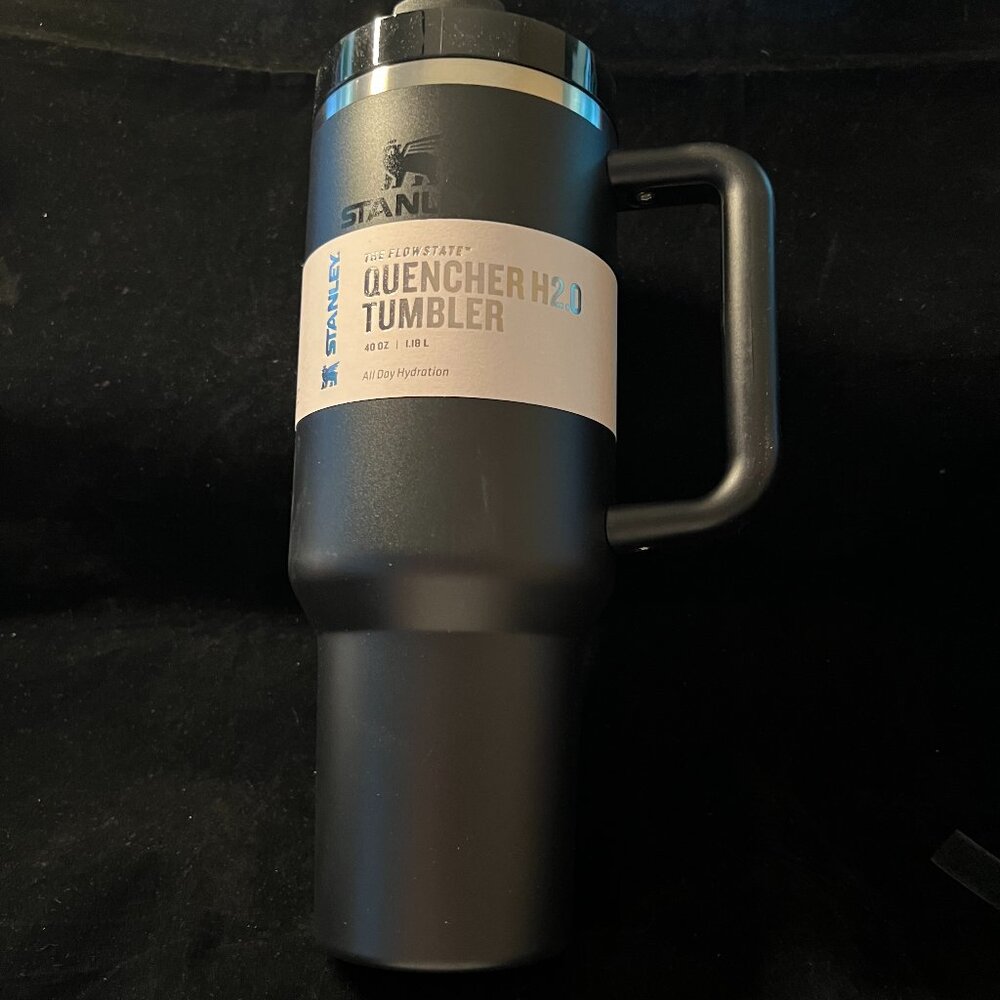 Stanley 40 oz. Quencher H2.0 FlowState Tumbler Black Tonal NIB